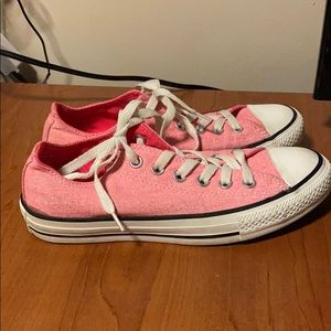 Pink CONVERSE size 7 women